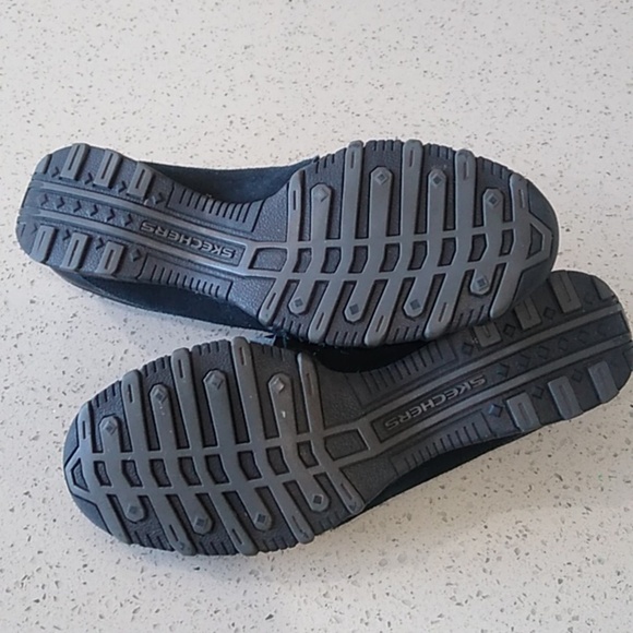 SKECHERS BLACK SUEDE & GREY SLIP-ON LIGHT WEIGHT TENNIS SHOES 9.5 - Picture 6 of 12